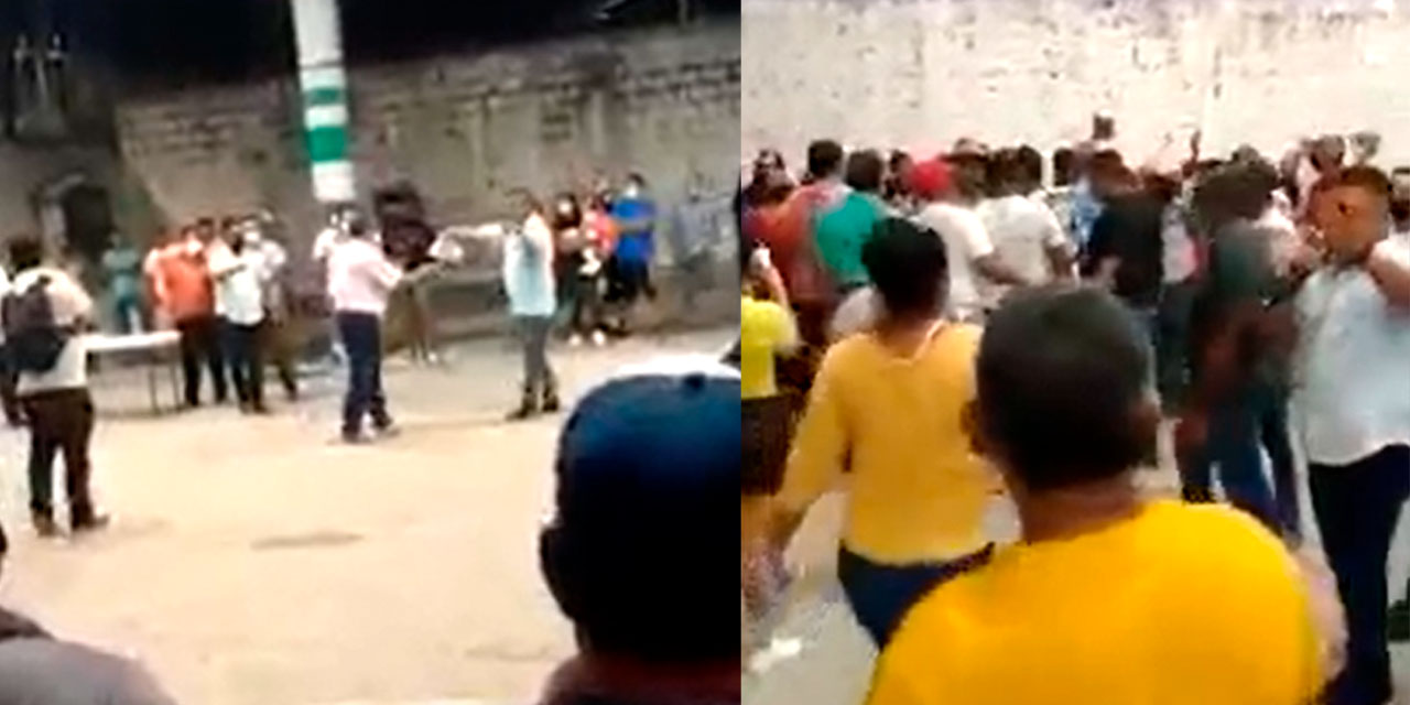 Video: Al grito de ¡fuera, fuera! mandan a Rogelio Vargas fuera de Mixtequilla | El Imparcial de Oaxaca