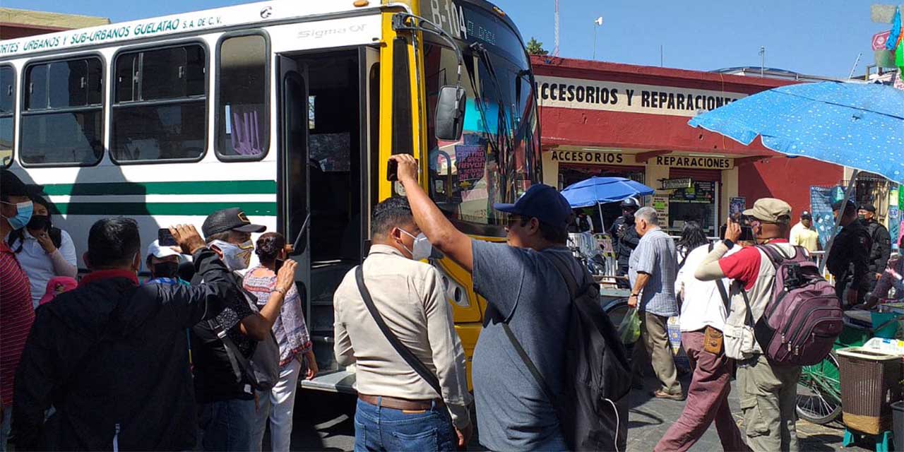 Urbano derriba puesto ambulante en el centro capitalino | El Imparcial de Oaxaca