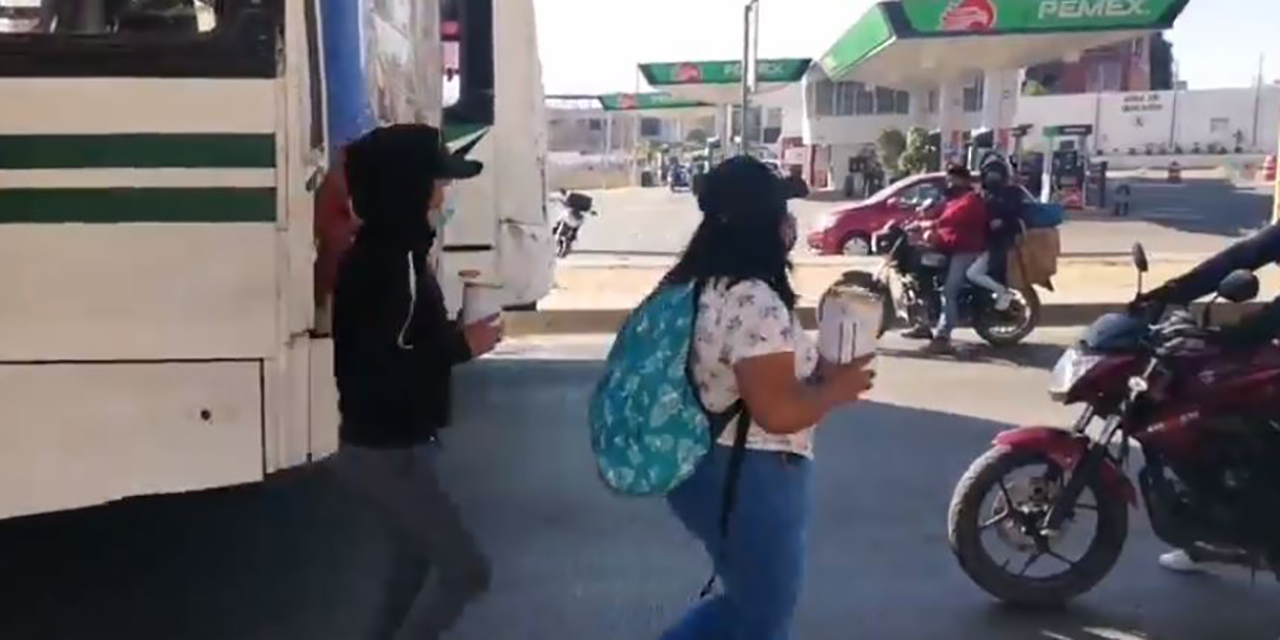 Jubilados protestan; exigen ¡heredar plazas a sus hijos! | El Imparcial de Oaxaca
