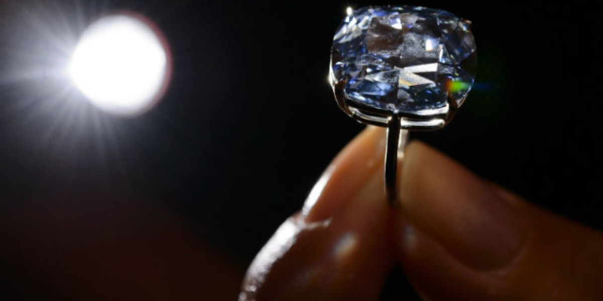Subastan un diamante azul tasado en 48 millones de dólares | El Imparcial de Oaxaca