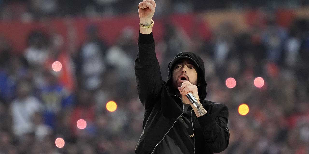 ¡Eminem rompe las reglas! Por esto puso a temblar a la NFL