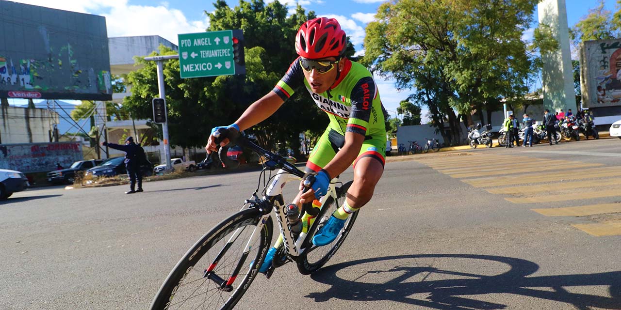 Gana Diego Jiménez el circuito de ciclismo | El Imparcial de Oaxaca