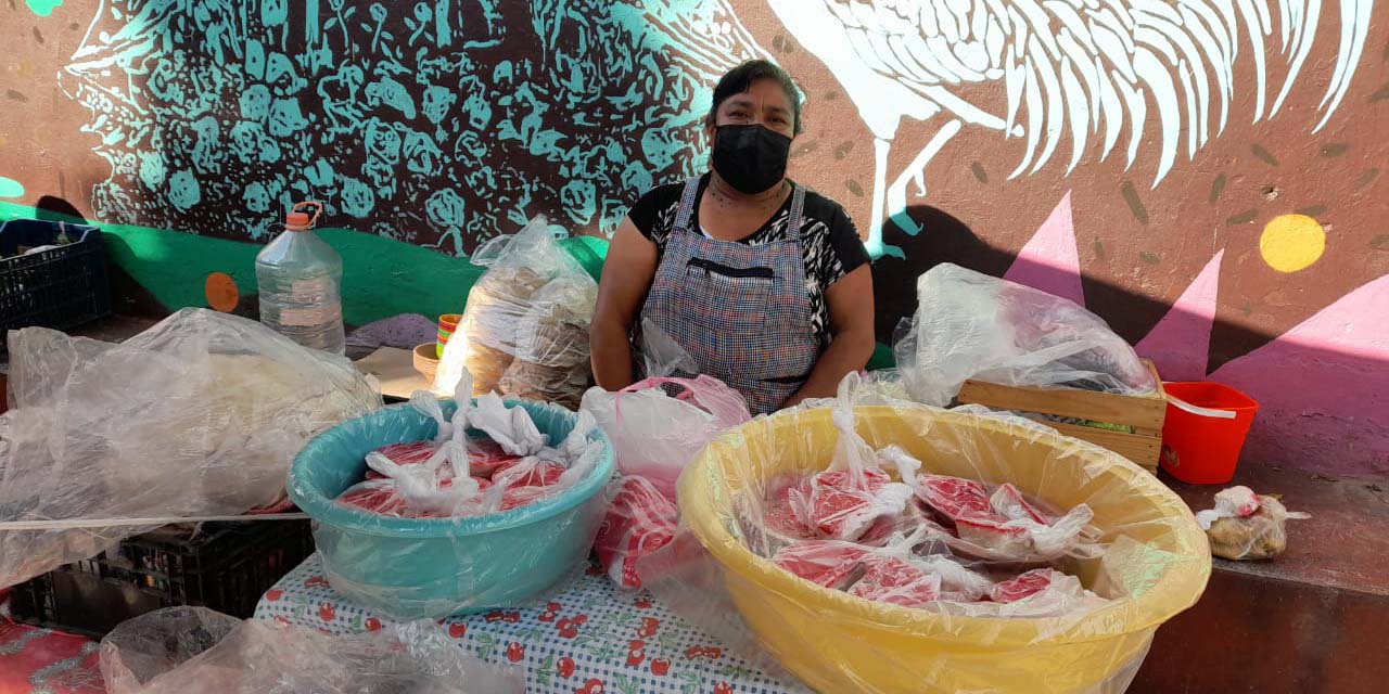 Adiós tamaliza, en pandemia esperan que salga para comer | El Imparcial de Oaxaca