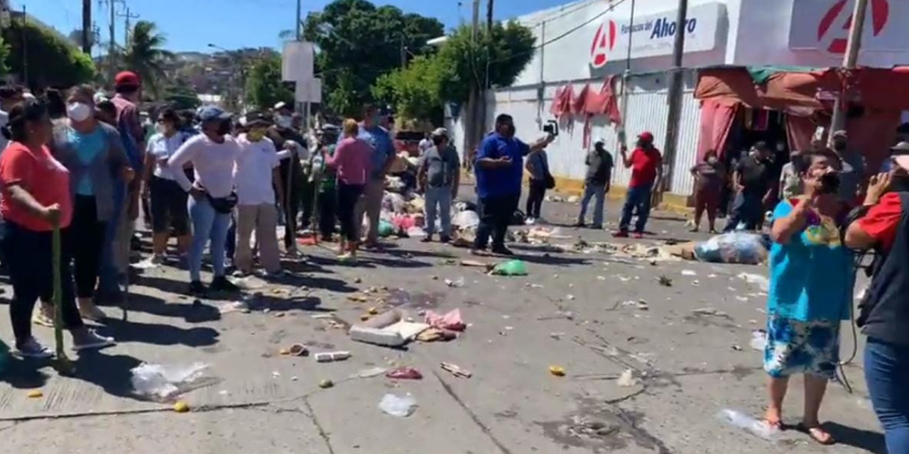 ÚLTIMA HORA: Sindicalizados y personal del Ayuntamiento Municipal se enfrentan | El Imparcial de Oaxaca