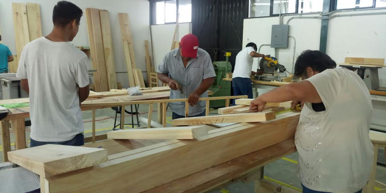 Busca Canadá carpinteros mexicanos, les ofrecen 37 MIL 500 PESOS mensuales | El Imparcial de Oaxaca