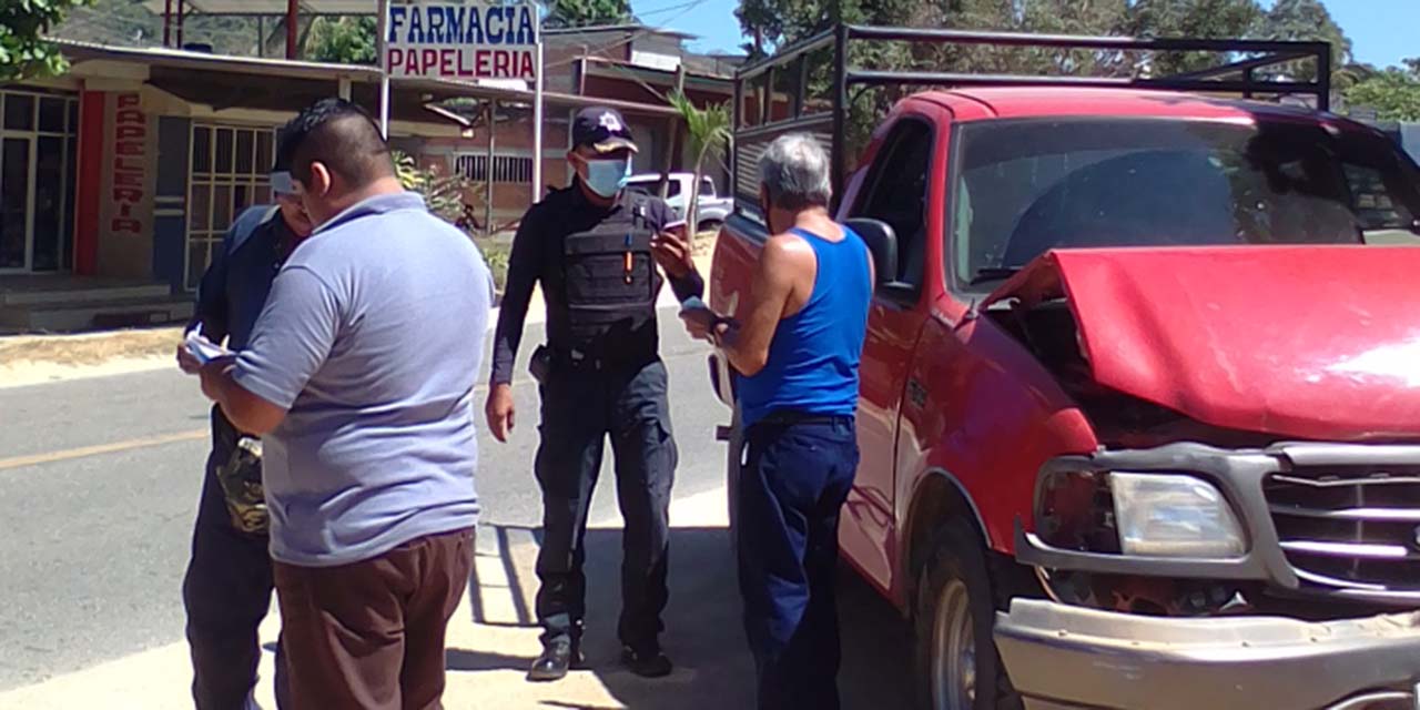 Exceso de velocidad provoca percance entre camionetas | El Imparcial de Oaxaca