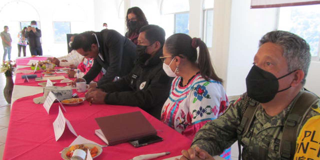 Firmaron Convenio CTCPySO, SSPEO y 18 ediles en Huautla de Jiménez | El Imparcial de Oaxaca
