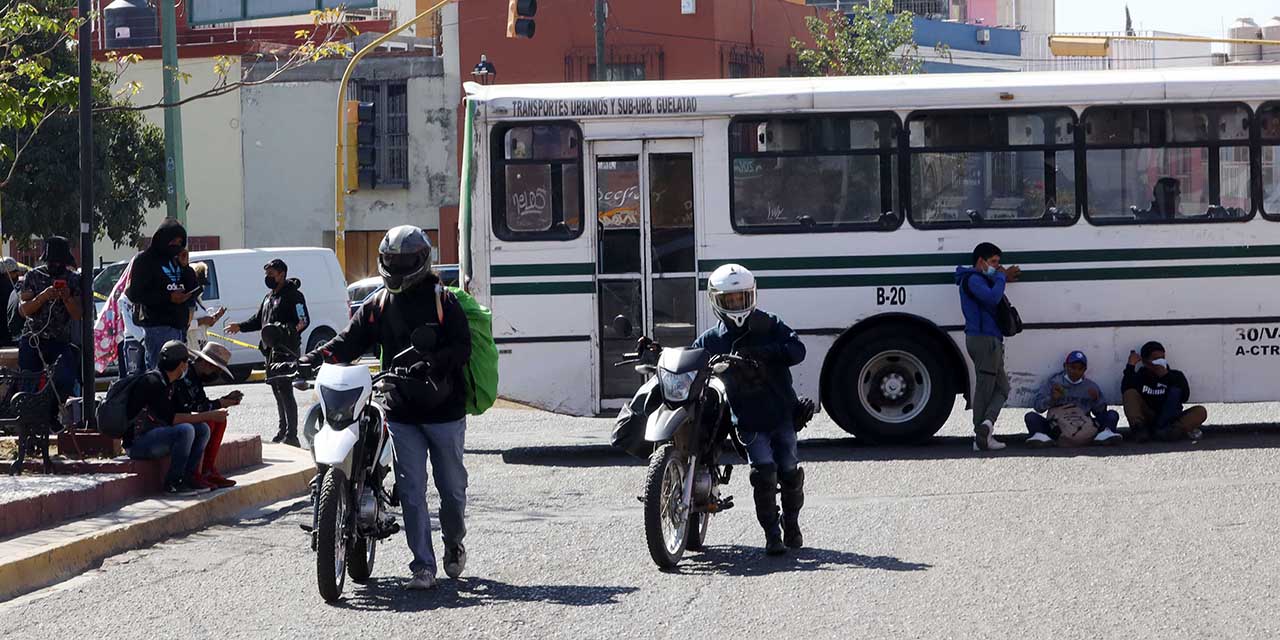 Se agudiza confrontación en el STEUABJO; pelean por una camioneta | El Imparcial de Oaxaca
