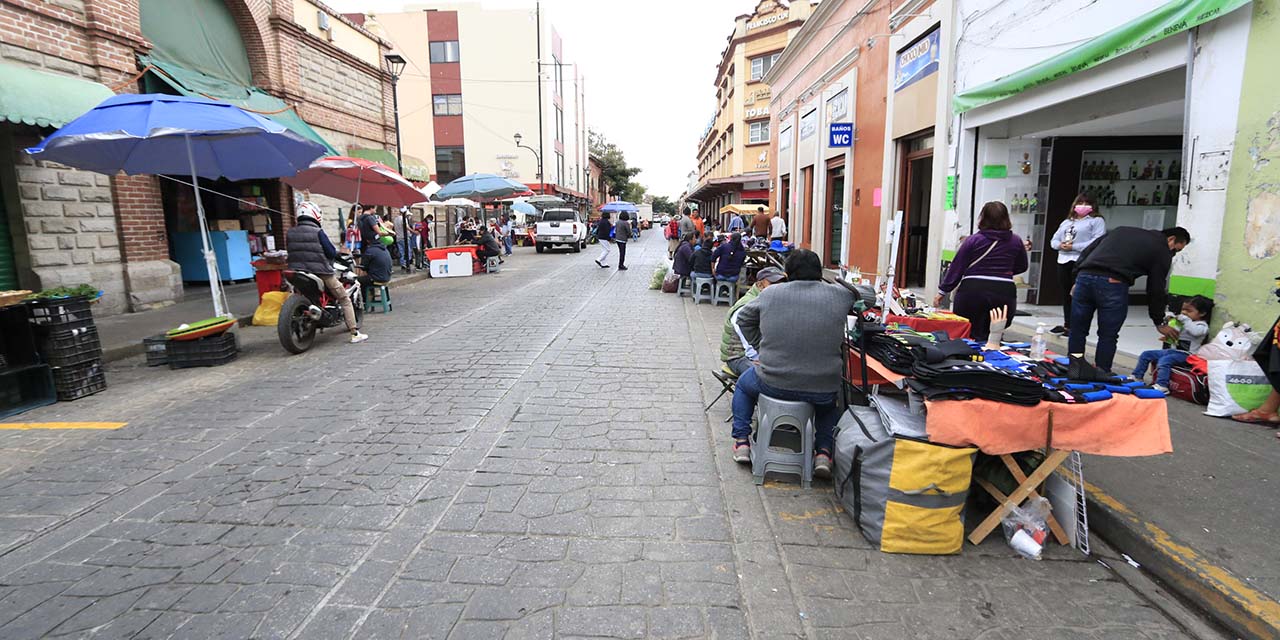 Trabajan sin permiso 75% de ambulantes | El Imparcial de Oaxaca