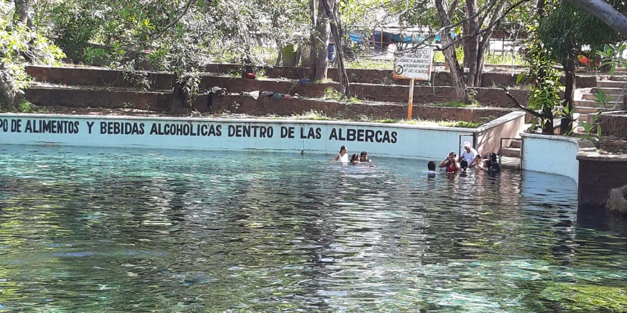 Pesada rama cae sobre bañistas; sufren graves lesiones | El Imparcial de Oaxaca