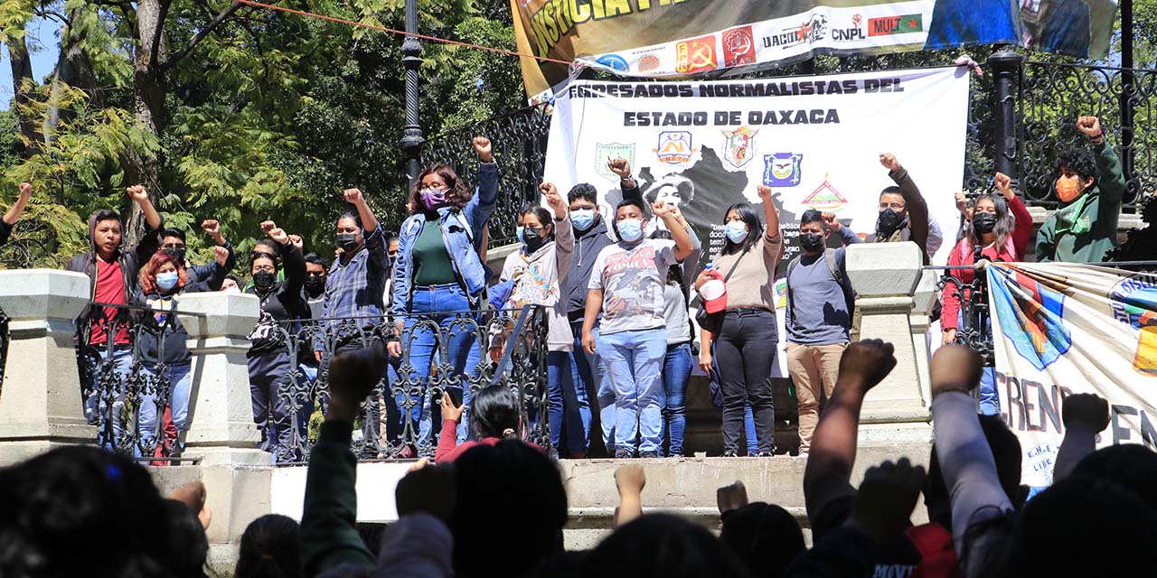 Desembolsa IEEPO 510 mdp para contratar a normalistas