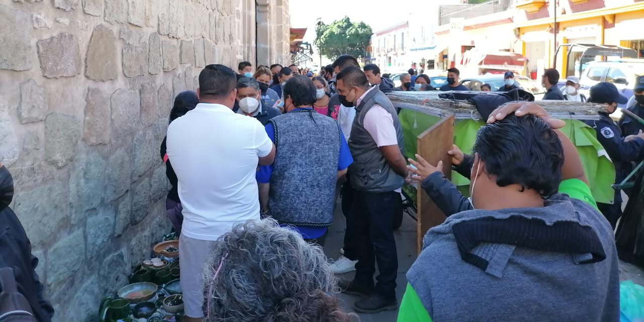 Inicia ayuntamiento capitalino reubicación temporal de comerciantes en el Centro Histórico