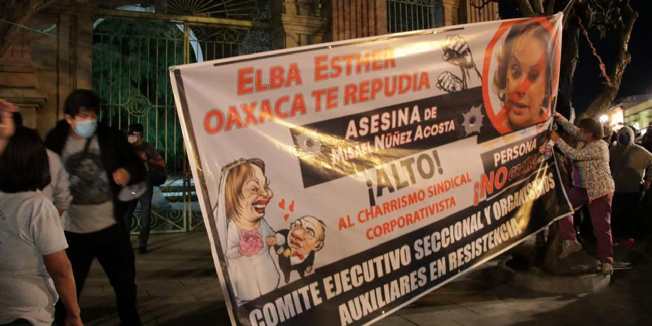 Ya casada, Elba Esther, S-22 reacciona y vandaliza sede