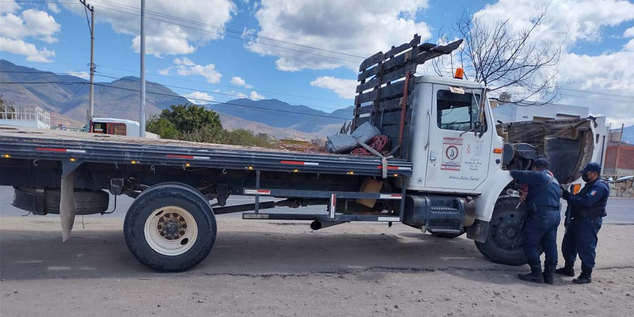 Hallan camión robado y detienen a conductor | El Imparcial de Oaxaca