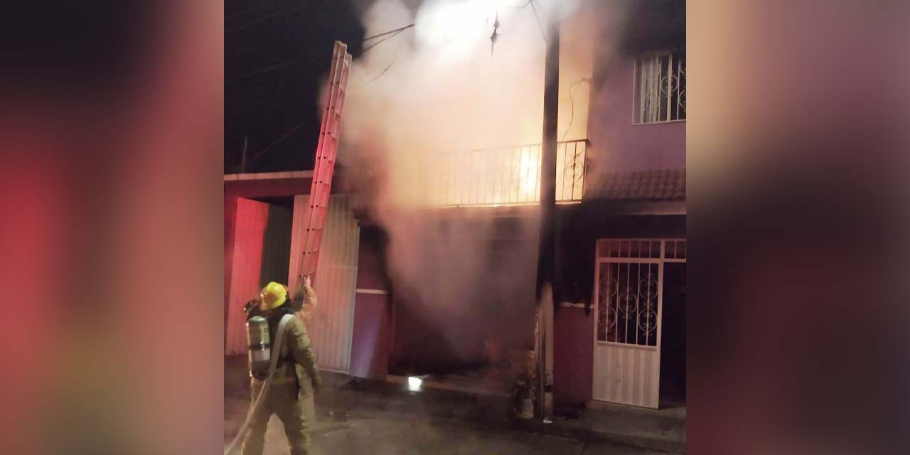 Fuego arrasa zapatería; no hubo víctimas | El Imparcial de Oaxaca