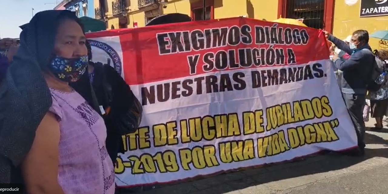 Protestan jubilados en Sección 22, por herencia de plazas | El Imparcial de Oaxaca