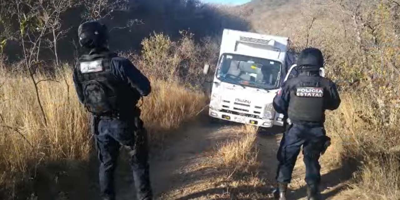 Recuperan camión con reporte de robo | El Imparcial de Oaxaca
