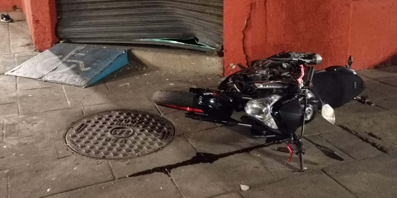Impacta a motociclista; logra darse a la fuga