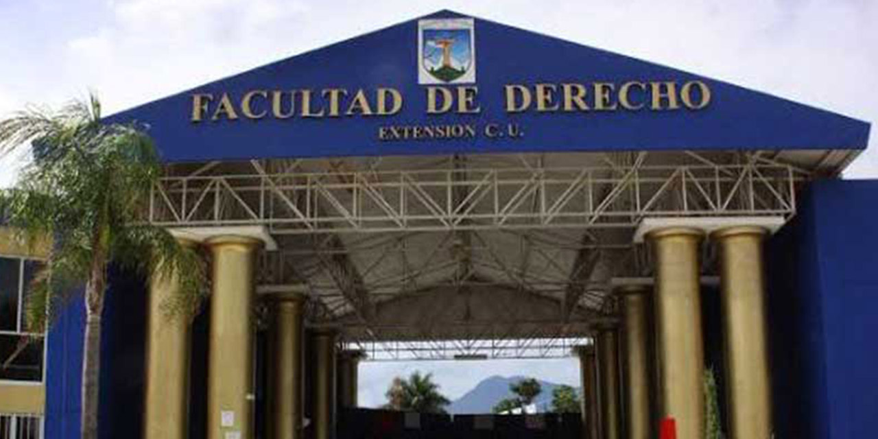 Elegirán a rector en edificio central de Derecho de UABJO