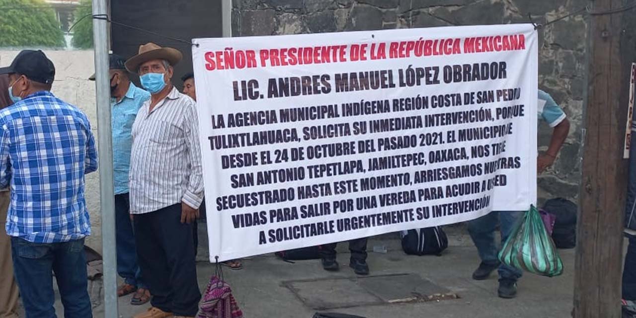 Se manifiesta Tulixtlahuaca en casa de López Obrador | El Imparcial de Oaxaca