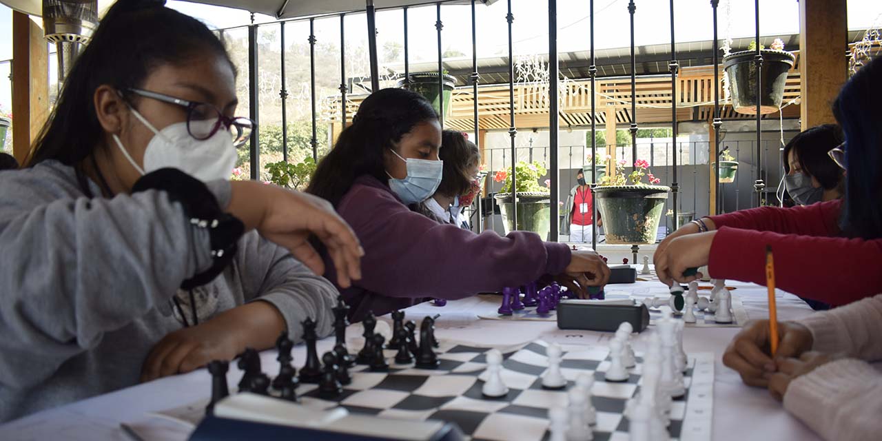 Repartieron los boletos en ajedrez | El Imparcial de Oaxaca