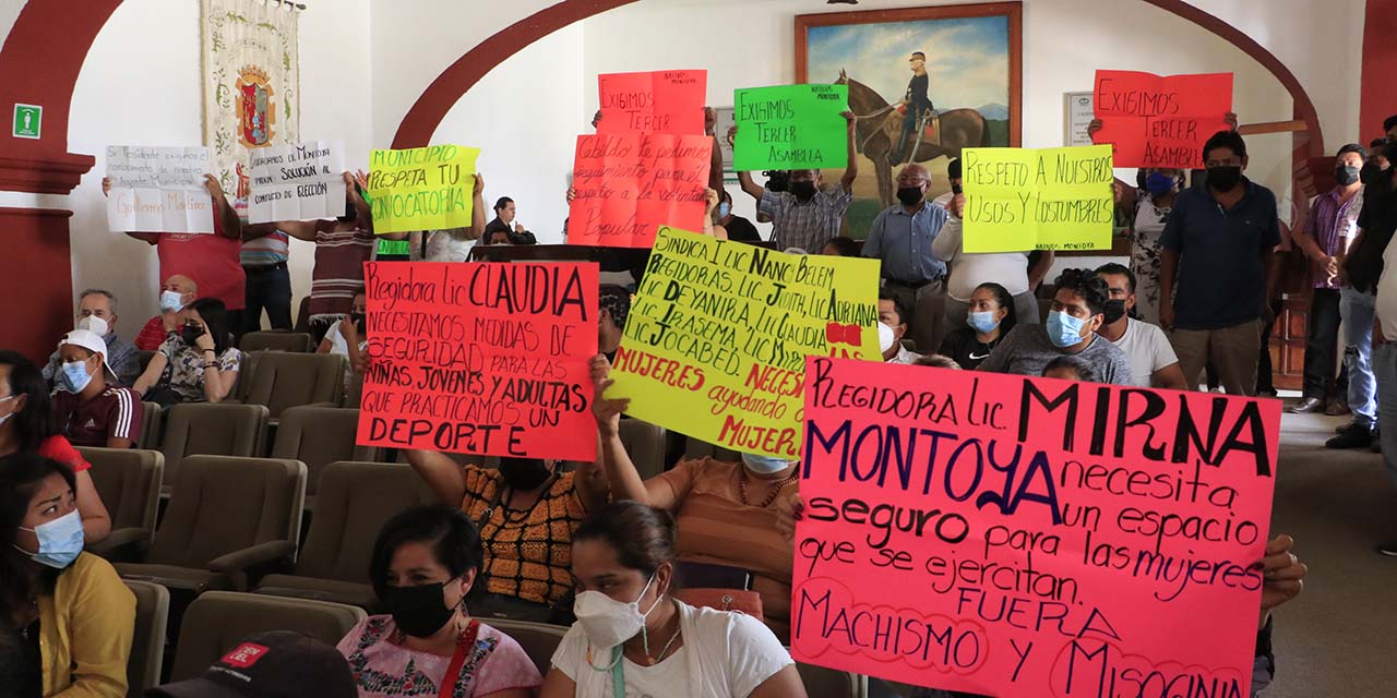 Le estallan protestas a Neri durante sesión de cabildo | El Imparcial de Oaxaca