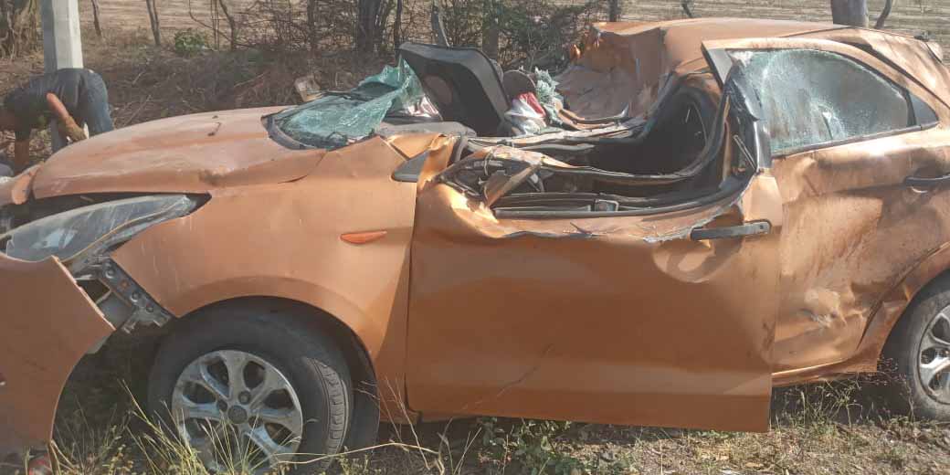 Brutal accidente mantiene a  dos jóvenes hospitalizados