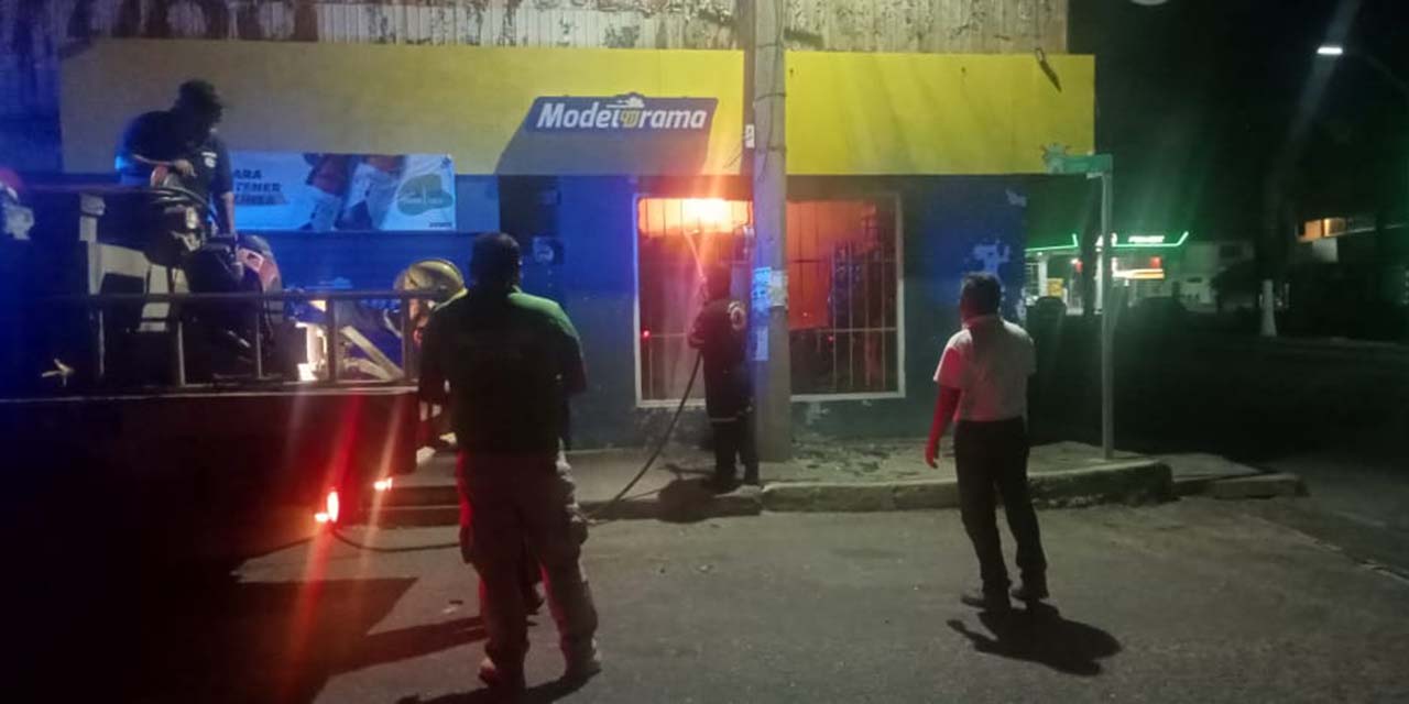 Bomberos sofocan incendio en depósito de cerveza | El Imparcial de Oaxaca
