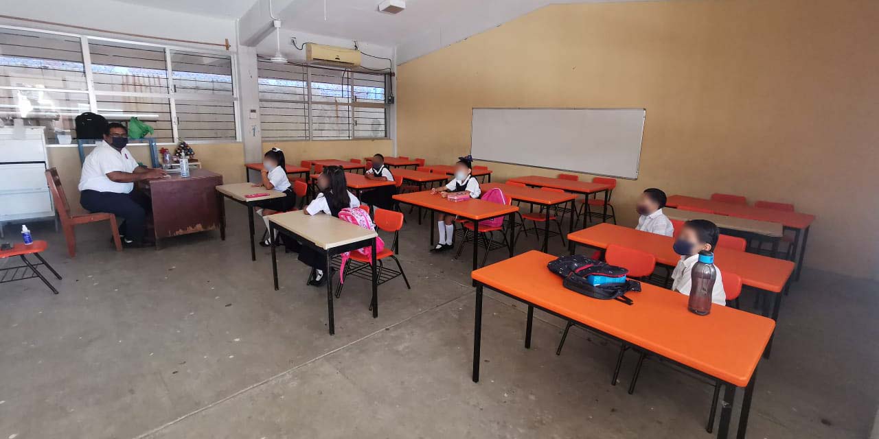 Regresan a las aulas alumnos de Salina Cruz | El Imparcial de Oaxaca