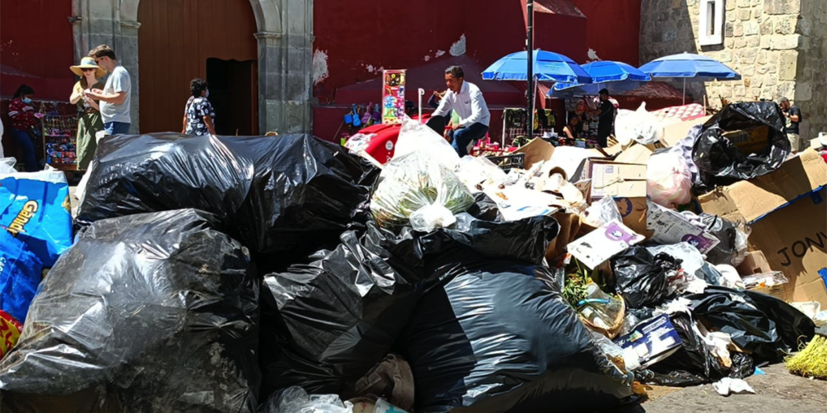 Por bloqueo en crucero, se queda sin servicio de recolección de basura la capital oaxaqueña y municipios conurbados | El Imparcial de Oaxaca