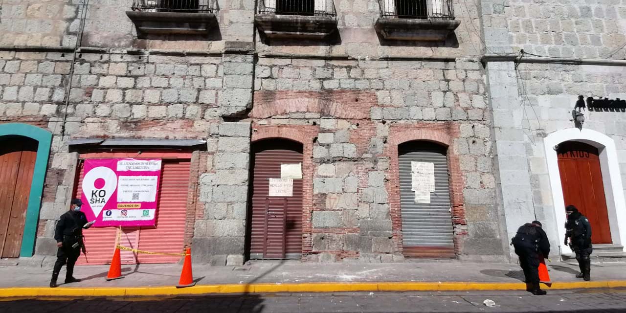 Por sismo, se desprende parte de la cantera en inmueble del centro histórico de la ciudad de Oaxaca