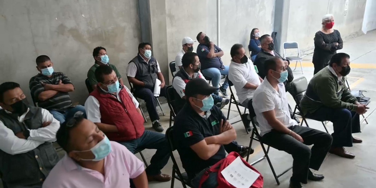 Firman IEEA y Semovi convenio en favor de transportistas oaxaqueños | El Imparcial de Oaxaca