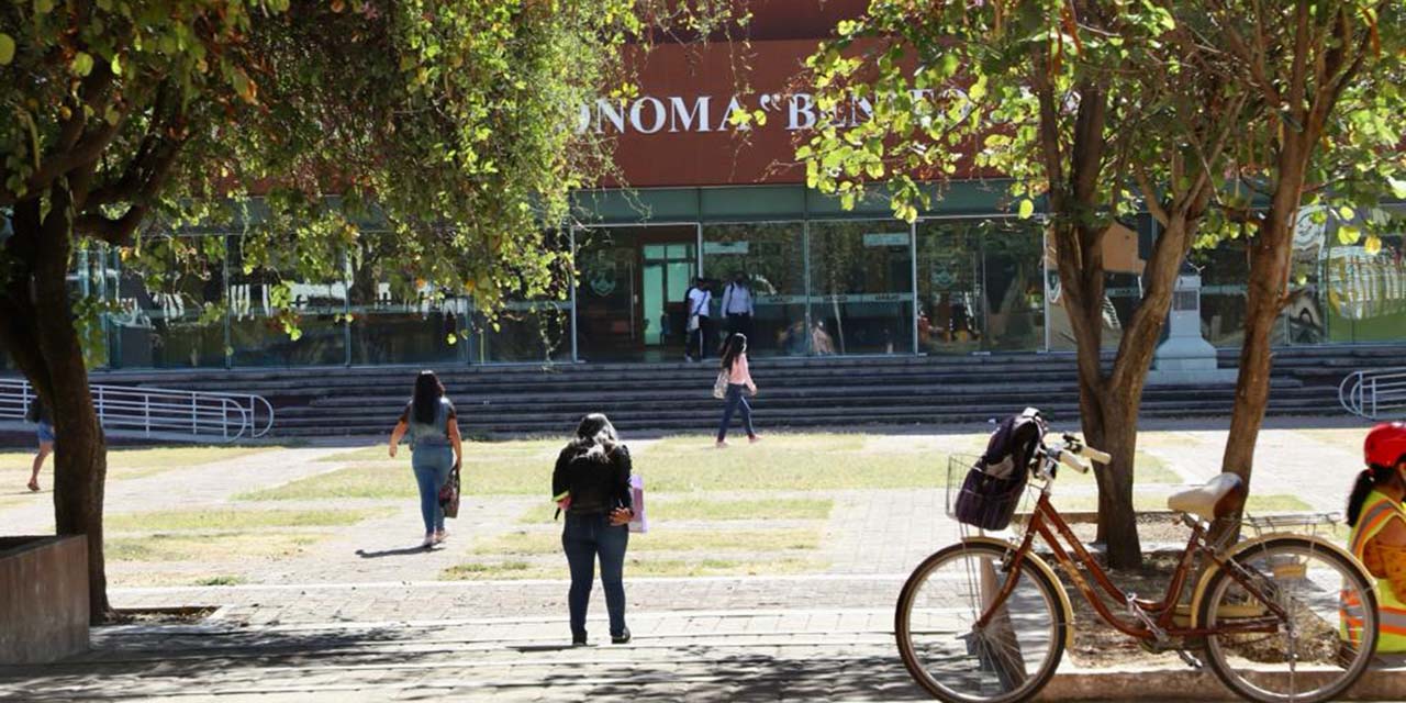 Regreso a actividades presenciales será gradual, consensuado y responsable, señala rector de la UABJO