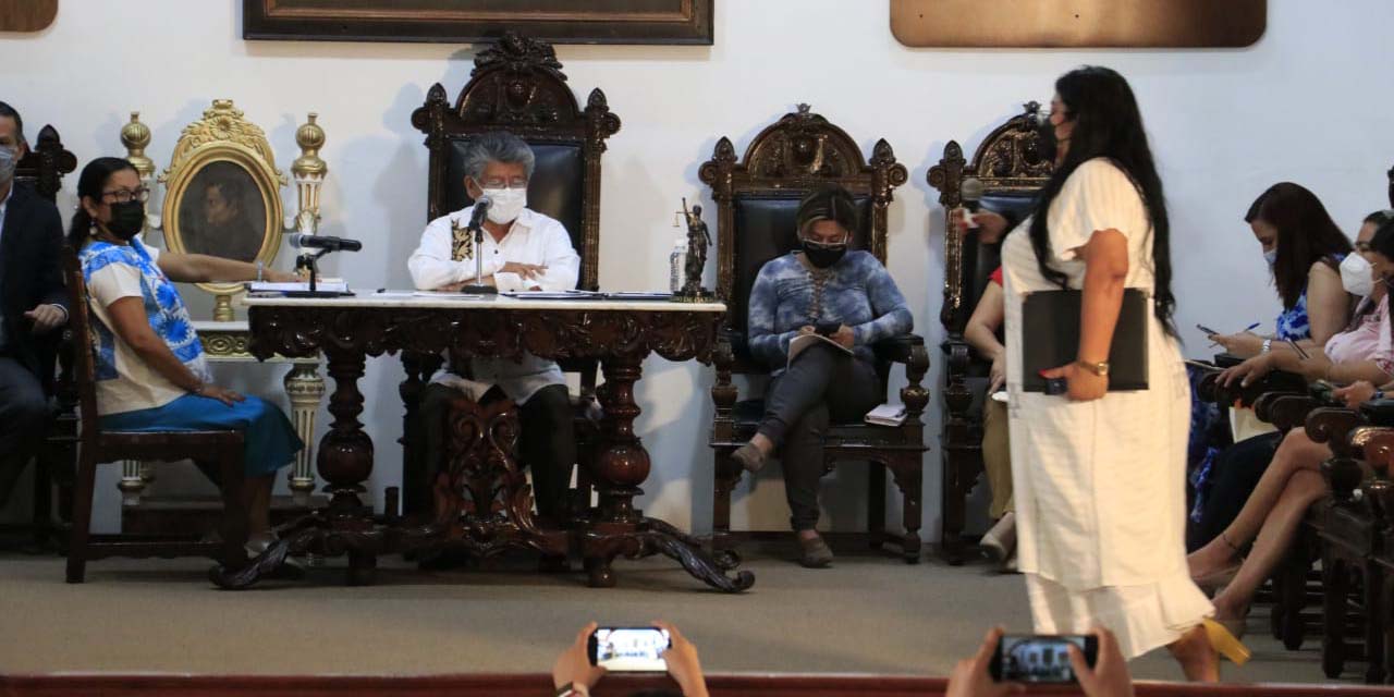 Se enfrasca sesión de cabildo; acusan madruguete y regidores abandonan salón