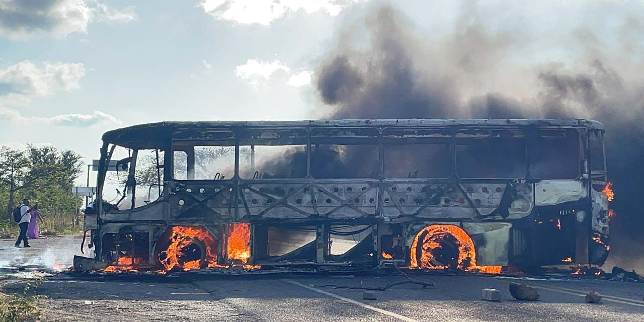 Colonos amenazan con incendiar otro autobús en Juchitán | El Imparcial de Oaxaca