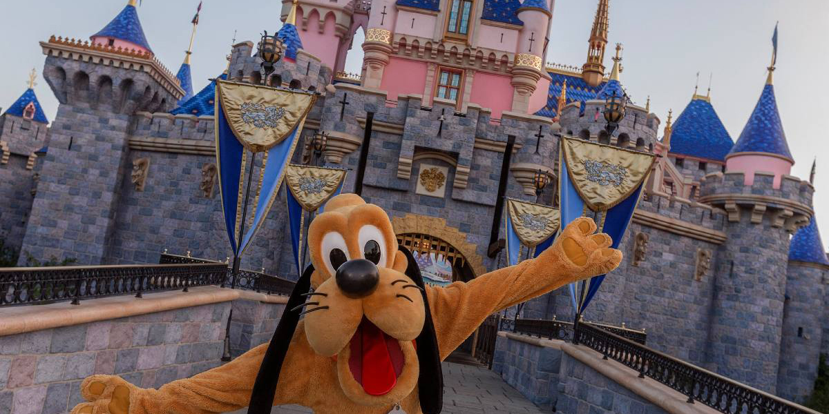 Disneylandia ofrece hasta 368 pesos la hora por ser salvavidas | El Imparcial de Oaxaca