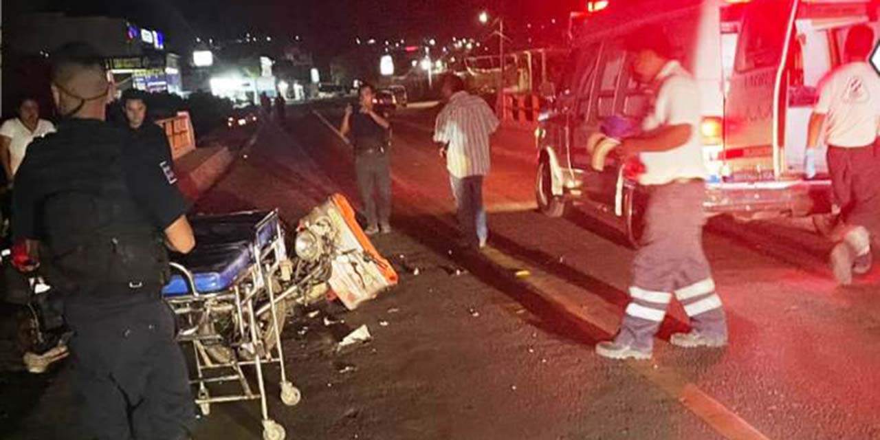 Violenta colisión entre motociclistas