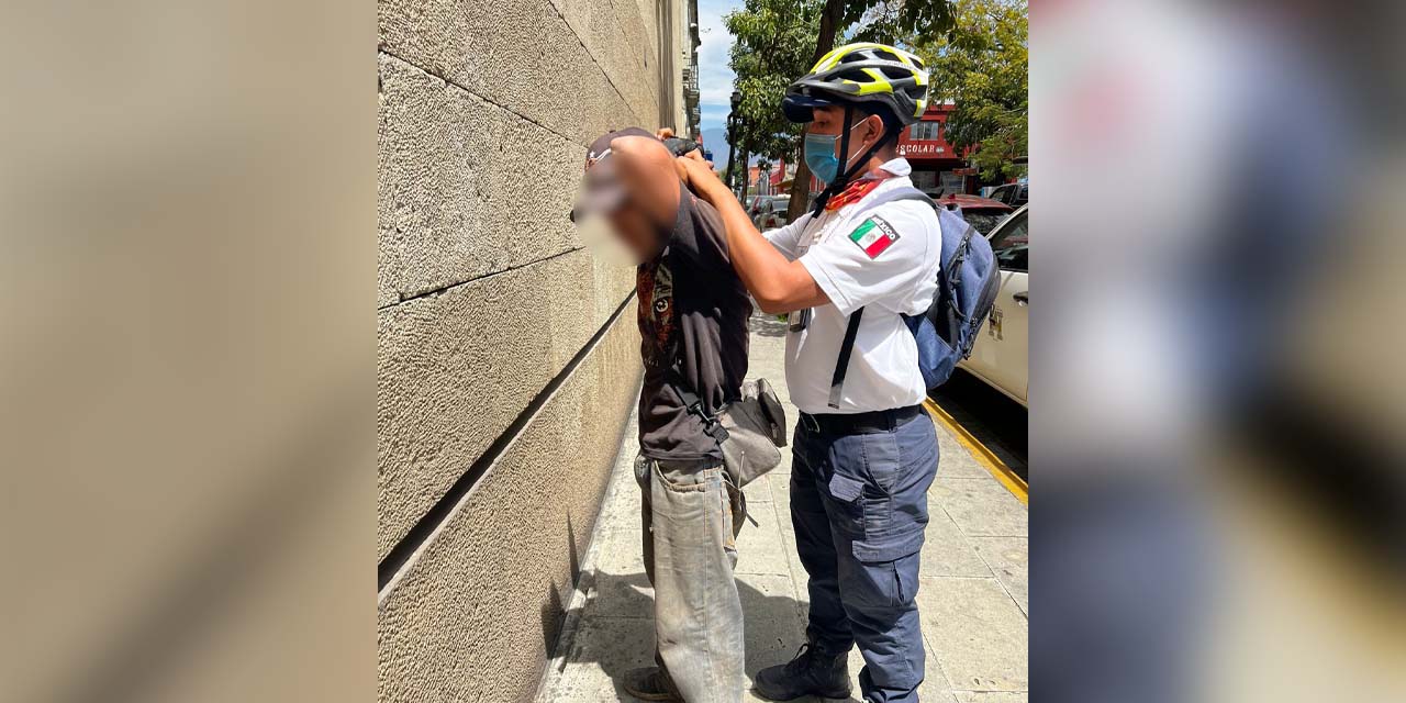 Atrapan en flagrancia a presunto roba lámparas | El Imparcial de Oaxaca