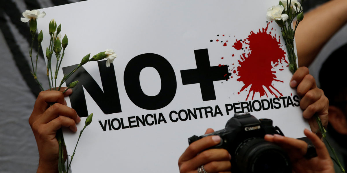 AMLO se comprometió a garantizar seguridad social para los periodistas | El Imparcial de Oaxaca