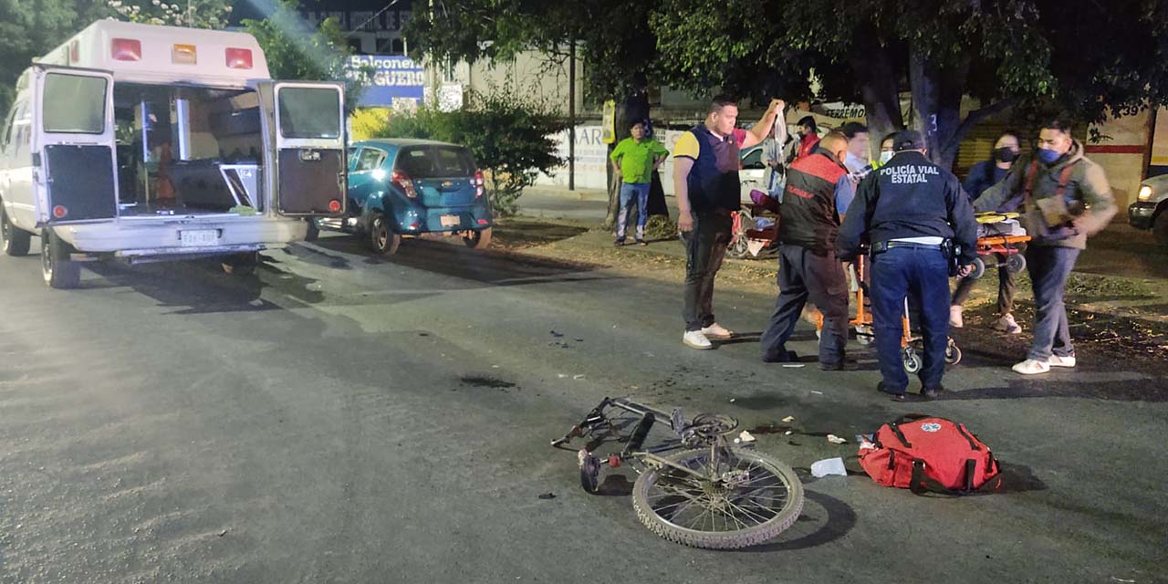 Arrollan e impacta a hombre en bicicleta