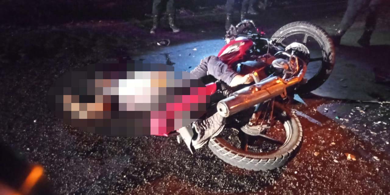 Motociclista pierde la vida tras chocar contra tráiler | El Imparcial de Oaxaca