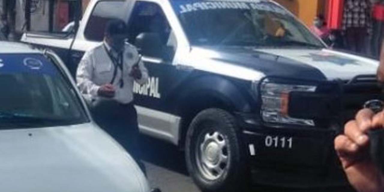 Detienen a taxista ebrio por hacer disturbio | El Imparcial de Oaxaca