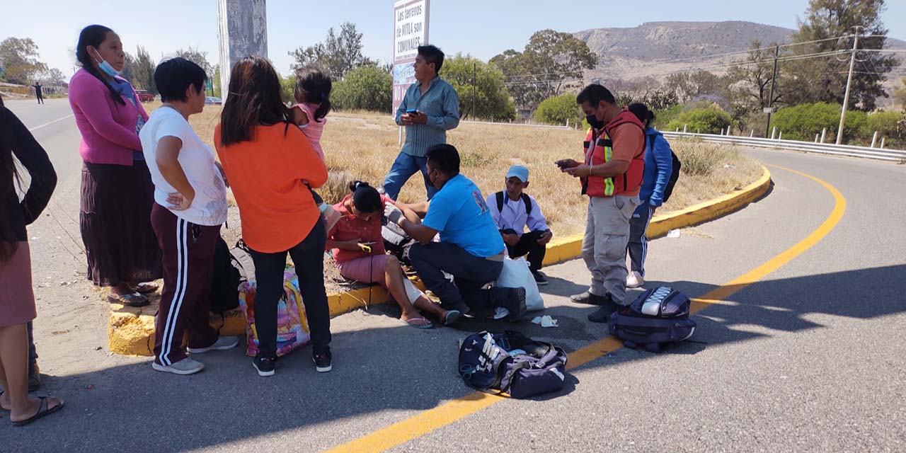 Mujer se lesiona en fuerte choque automovilístico | El Imparcial de Oaxaca