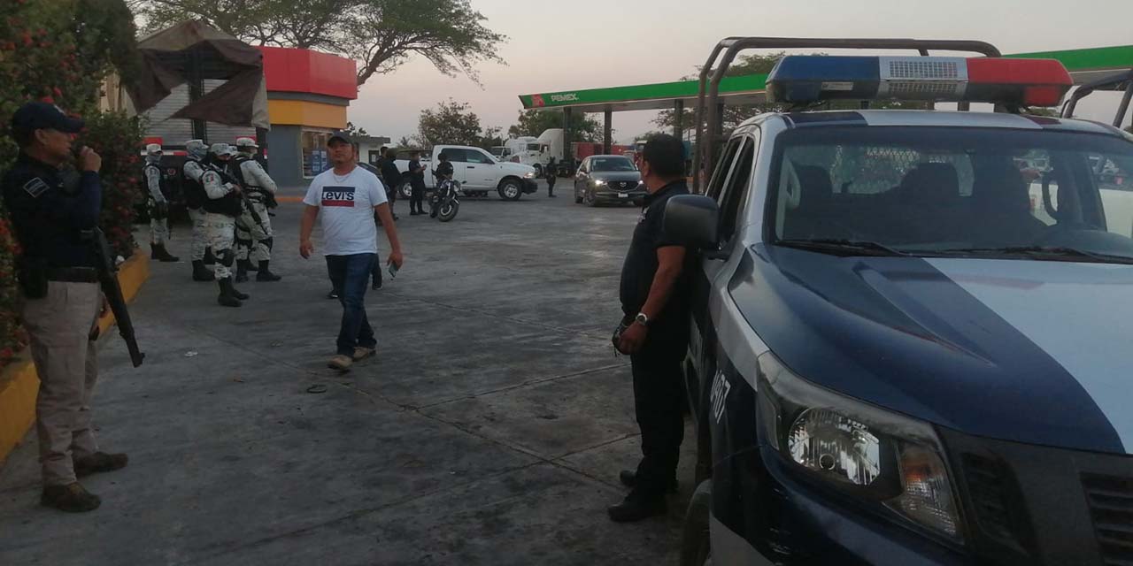 Detienen a policía auxiliar por disparar a autobús turístico | El Imparcial de Oaxaca