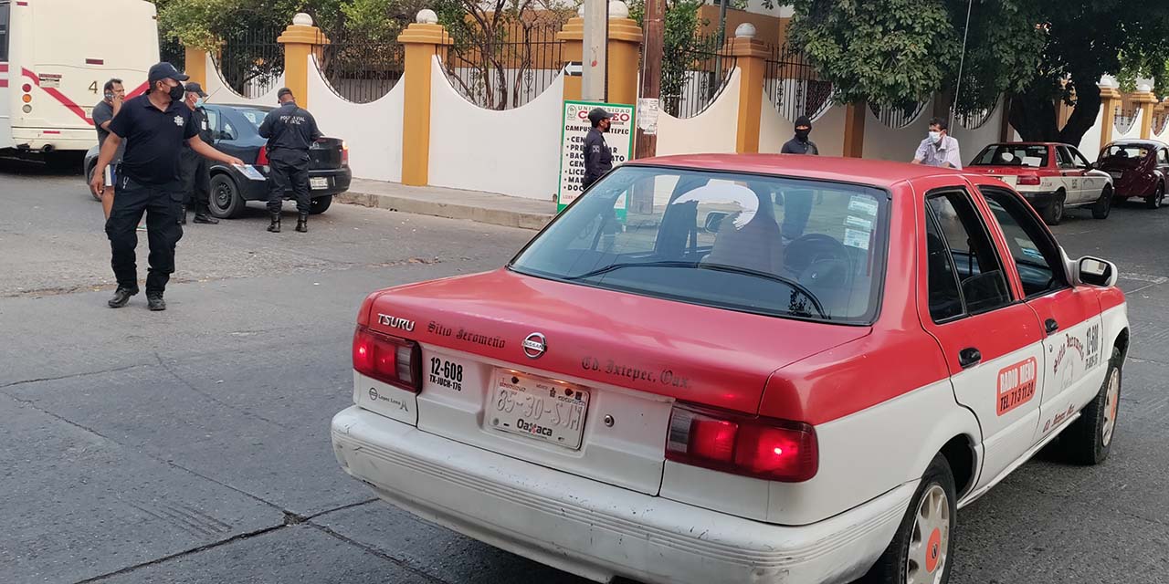 Aparatoso choque de taxista contra particular | El Imparcial de Oaxaca
