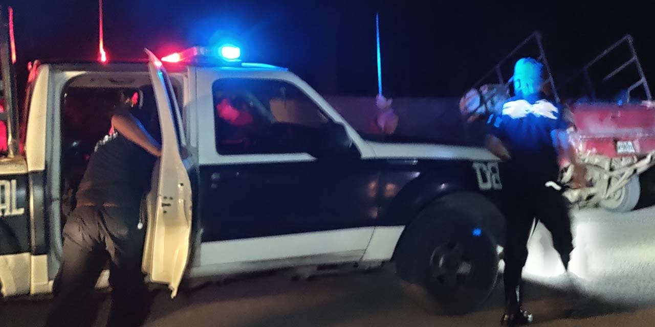 Joven conductor cae a un barranco | El Imparcial de Oaxaca