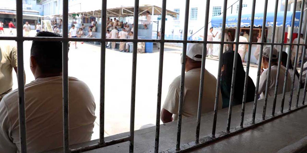 Penales pisotean la ley; presos, 13 años sin sentencia | El Imparcial de Oaxaca