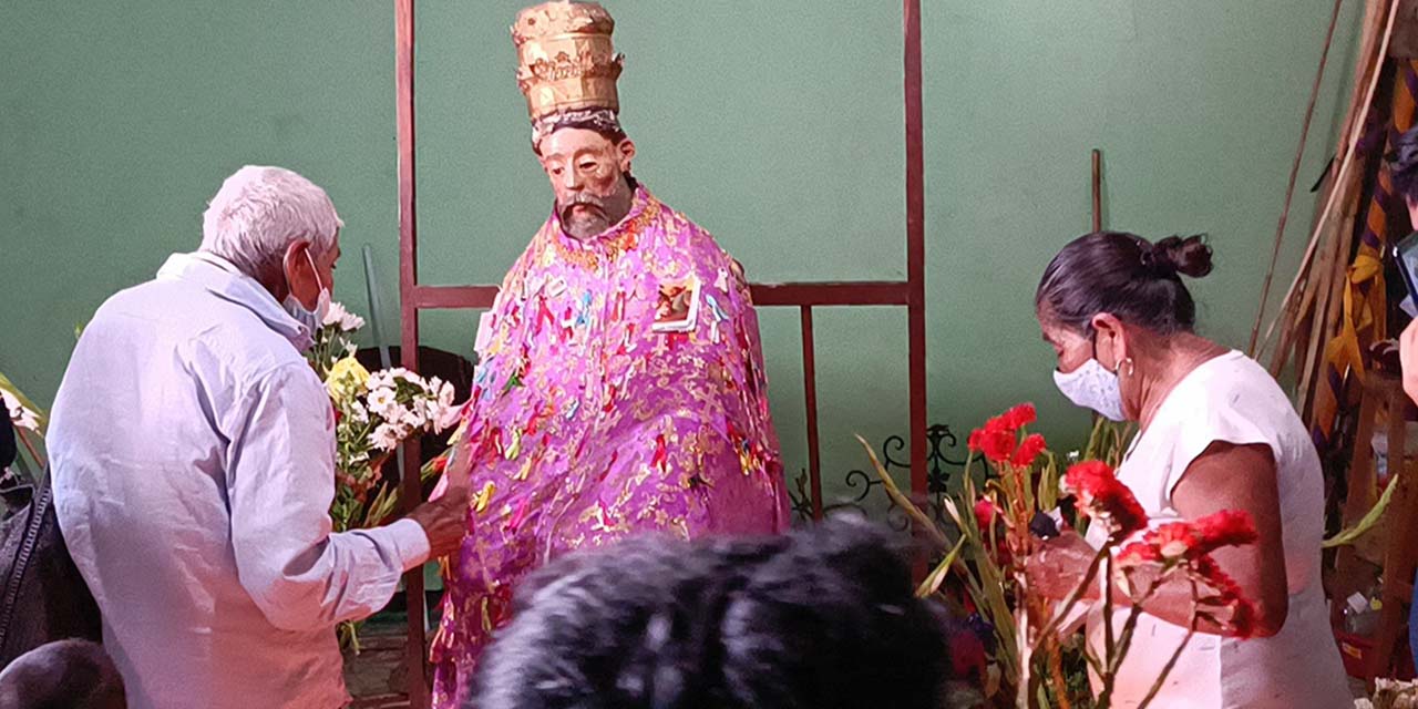 Miles de fieles veneran al Señor de las Peñitas | El Imparcial de Oaxaca
