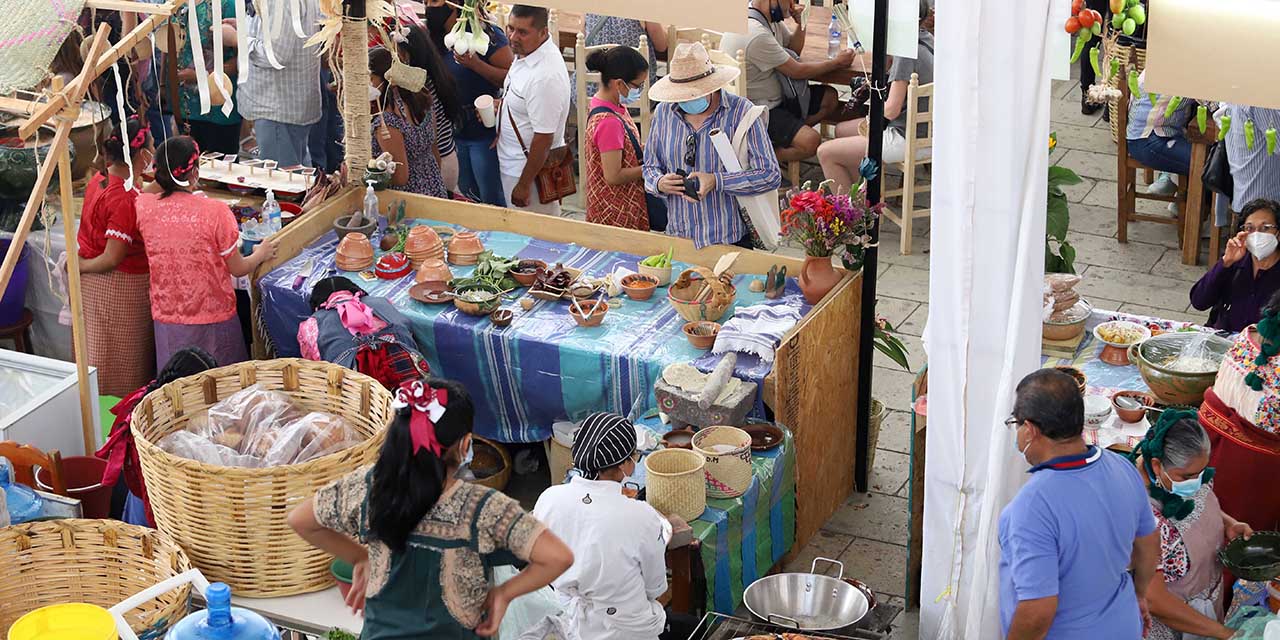 Expenden bebidas alcohólicas en Encuentro de Cocineras Tradicionales | El Imparcial de Oaxaca