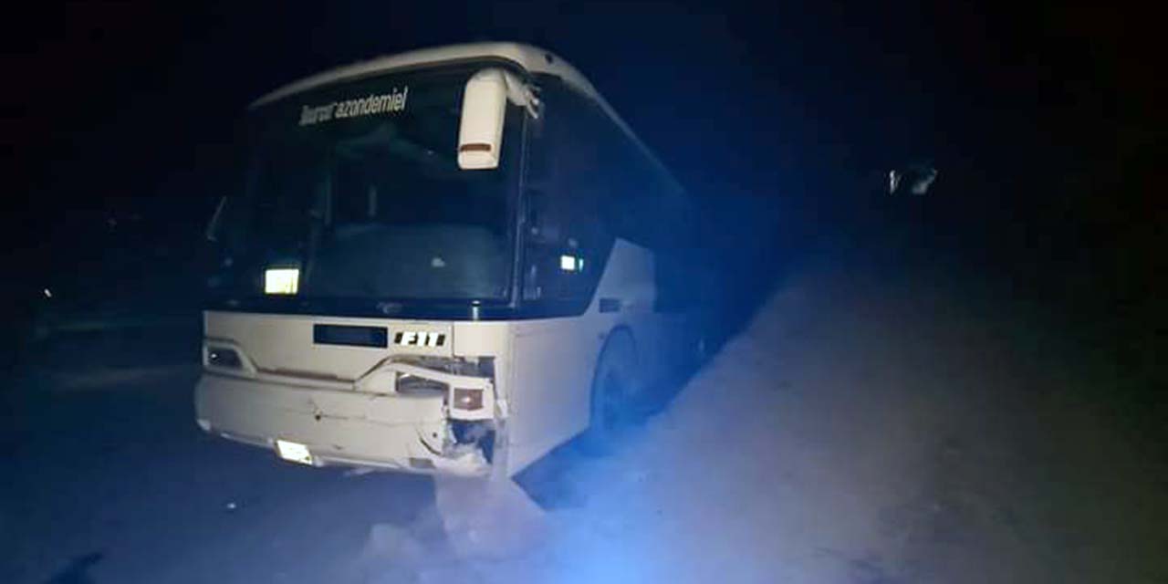Autobús de Grupo Sobrevivientes se queda sin frenos; sobreviven de milagro | El Imparcial de Oaxaca